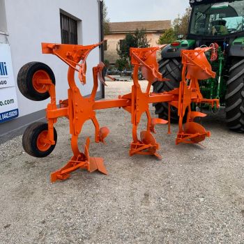 ARATRO TRIVOMERE BALZANI  webp s