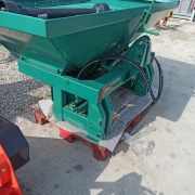 Kuhn fertilizer spreader mod.mds701 image thumbnail