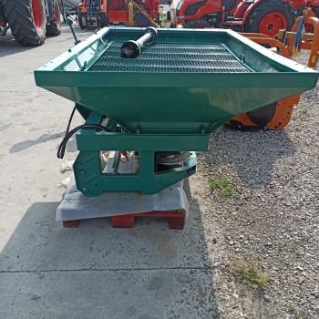 Kuhn fertilizer spreader mod.mds701 webp s