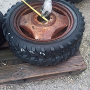 2 ruote strette con cerchio 4.50 r19 image thumbnail